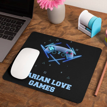 Mouse pad personalizat cu nume - Love Games - Revelarta.ro