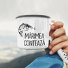 Cana metalica emailata personalizata pentru pescari - Marimea conteaza