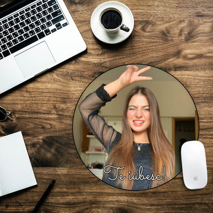 Mouse pad personalizat rotund cu o poza si text - Revelarta.ro
